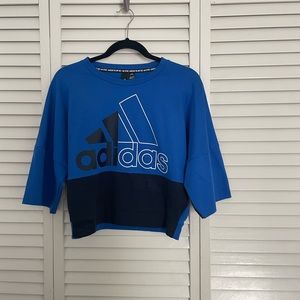 Small Adidas’s cropped graphic sweat tee